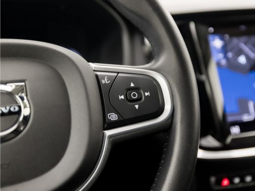 Volvo  V60 2.0 T6 Recharge AWD Sport 390Pk Automaat (APPLE CARPLAY, GROOT NAVI, CAMERA, KEYLESS, SPORTSTOELE... ActivLease financial lease