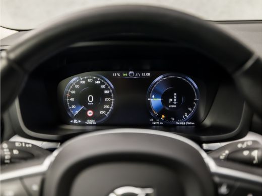 Volvo  V60 2.0 T6 Recharge AWD Sport 390Pk Automaat (APPLE CARPLAY, GROOT NAVI, CAMERA, KEYLESS, SPORTSTOELE... ActivLease financial lease