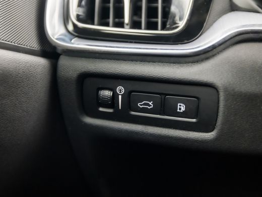 Volvo  V60 2.0 T6 Recharge AWD Sport 390Pk Automaat (APPLE CARPLAY, GROOT NAVI, CAMERA, KEYLESS, SPORTSTOELE... ActivLease financial lease