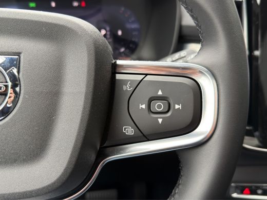 Volvo  XC40 B4 Plus Black Edition 360 Camera| Panoramadak | 20" velgen | Extra getint glas | Harman Kardon Au... ActivLease financial lease