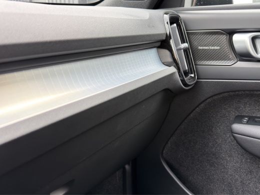 Volvo  XC40 B4 Plus Black Edition 360 Camera| Panoramadak | 20" velgen | Extra getint glas | Harman Kardon Au... ActivLease financial lease