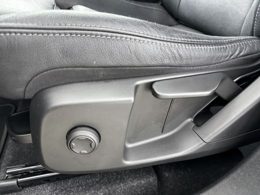 Volvo  XC40 Recharge P8 AWD R-Design | 19" | Vol Leder | Stoel/Stuurverwarming | Adaptieve Cruise | BLIS | El... ActivLease financial lease