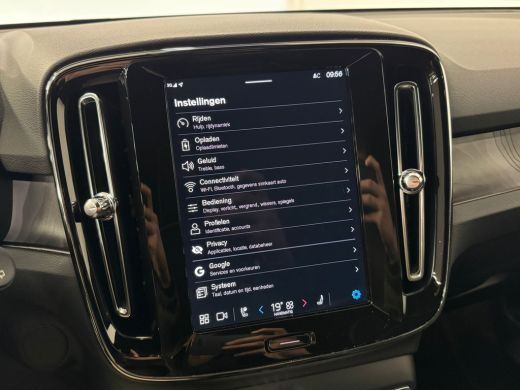 Volvo  XC40 Single Motor Extended Range Plus 82 kWh | Achteruitrijcamera | Apple Carplay/Android Auto|telefoo... ActivLease financial lease