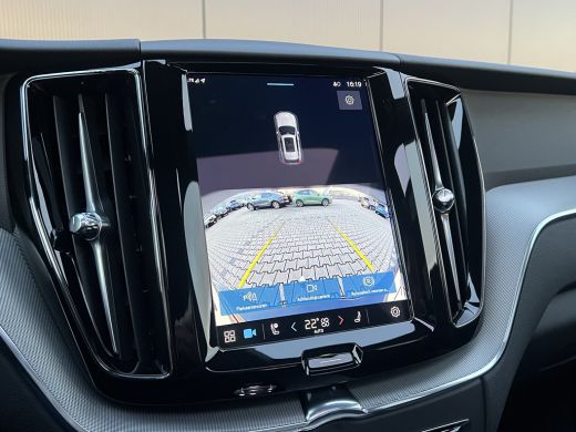 Volvo  XC60 2.0 T6 Plug-in hybrid AWD Plus Black Edition | Panoramadak | Trekhaak | Stoel en stuurwielverwarm... ActivLease financial lease