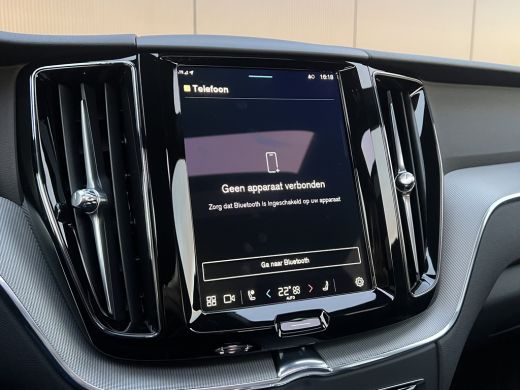 Volvo  XC60 2.0 T6 Plug-in hybrid AWD Plus Black Edition | Panoramadak | Trekhaak | Stoel en stuurwielverwarm... ActivLease financial lease