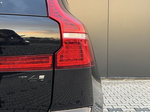 Volvo  XC60 2.0 T6 Plug-in hybrid AWD Plus Black Edition | Panoramadak | Trekhaak | Stoel en stuurwielverwarm... ActivLease financial lease