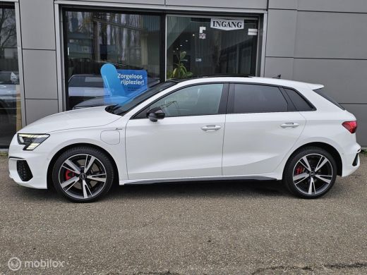 Audi A3 Sportback 45 TFSI e S edition Competition Pano/RS Seats/3x S-line ActivLease financial lease