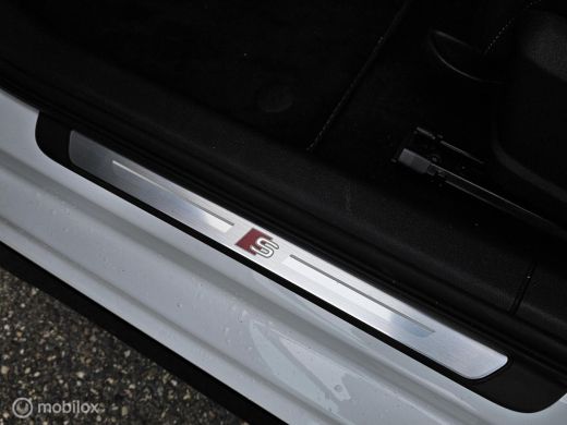 Audi A3 Sportback 45 TFSI e S edition Competition Pano/RS Seats/3x S-line ActivLease financial lease