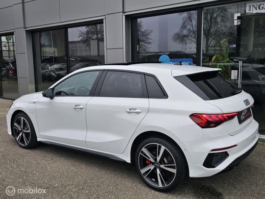 Audi A3 Sportback 45 TFSI e S edition Competition Pano/RS Seats/3x S-line ActivLease financial lease