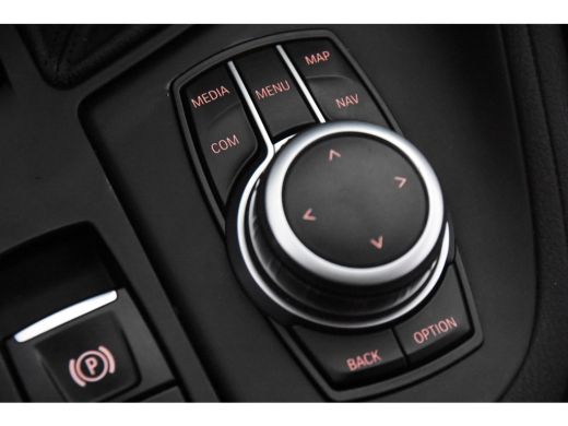 BMW X1 sDrive18i *1ste Eigenaar*Leer*Navigatie*Stoelverwarming* ActivLease financial lease