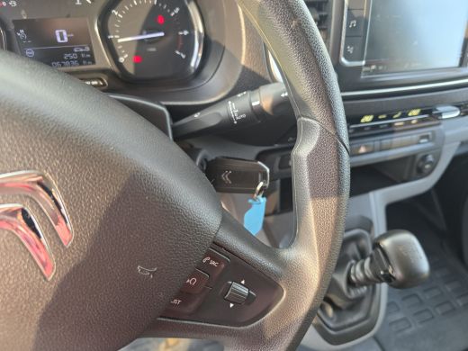 Citroën Jumpy 2.0 BlueHDI L2 H1 - 120 Pk - Euro 6 - ParkeerCamera - Navi - Airco - Cruise Control ActivLease financial lease