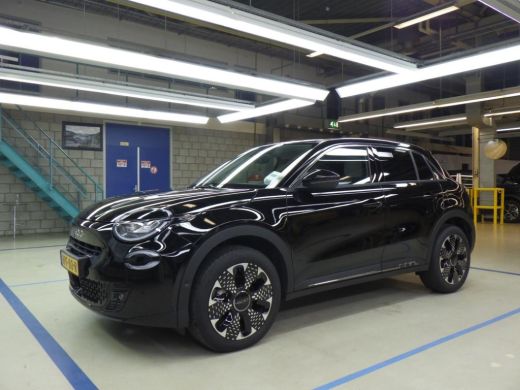 Fiat 600 1.2 Hybrid La Prima 145pk 8 Jaar Garantie! | Vol-Leder | Massage | Adaptive Cruise  | Elektr. Ach...