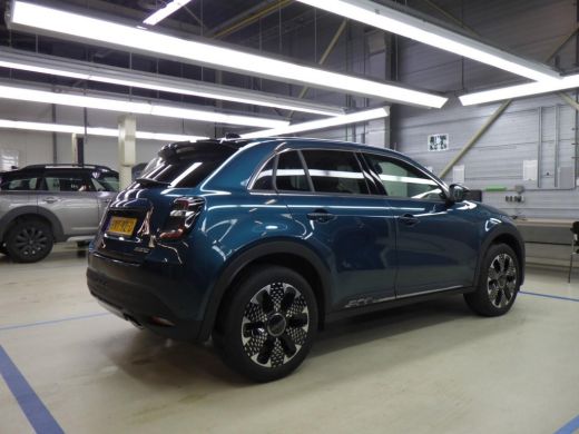 Fiat 600 1.2 Hybrid La Prima 145pk 8 Jaar Garantie! | Vol-Leder | Massage | Adaptive Cruise | Elektr. Acht... ActivLease financial lease