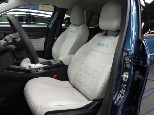 Fiat 600 1.2 Hybrid La Prima 145pk 8 Jaar Garantie! | Vol-Leder | Massage | Adaptive Cruise | Elektr. Acht... ActivLease financial lease