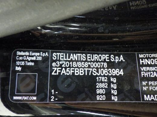 Fiat 600 1.2 Hybrid La Prima 8 Jaar Garantie! | Vol-Leder | Massage | Adaptive Cruise | Elektr. Achterklep... ActivLease financial lease