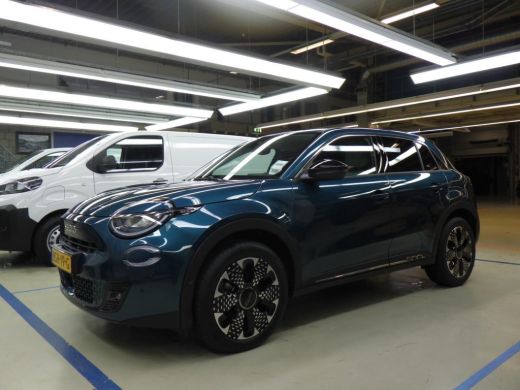 Fiat 600 La Prima 54 kWh 8 Jaar Garantie! | Vol-Leder | Massage | Adaptive Cruise | Elektr. Stoelen | Elek...