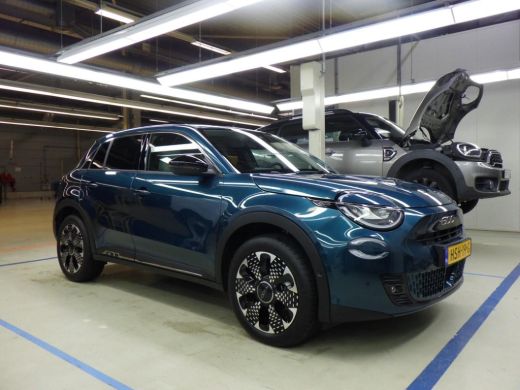 Fiat 600 La Prima 54 kWh 8 Jaar Garantie! | Vol-Leder | Massage | Adaptive Cruise | Elektr. Stoelen | Elek... ActivLease financial lease