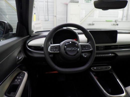 Fiat 600 La Prima 54 kWh 8 Jaar Garantie! | Vol-Leder | Massage | Adaptive Cruise | Elektr. Stoelen | Elek... ActivLease financial lease