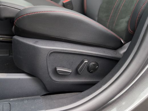 Ford Kuga 2.5 PHEV ST-Line X | UNIEK | Blackpack PLUS | Verlaagd | Panoramadak | El. Trekhaak ActivLease financial lease