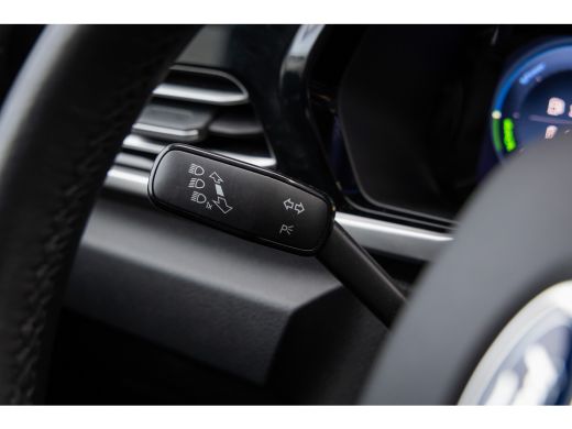 Ford Transit Connect 1.5 EcoBoost PHEV L2 Limited | Trekhaak | Camera | Cruise adaptief | Apple Carplay/Android Auto |... ActivLease financial lease