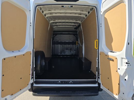 Iveco Daily 35S14V 2.3 352L H2 - 140 Pk - Euro 6 - Airco - Cruise Control - L2 L H2 ActivLease financial lease