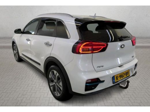 Kia e-Niro ExecutiveLine 64 kWh / Trekhaak / Leder / Xenon / Navigatie / Pdc+Camera / Apk 11-2026 ActivLease financial lease