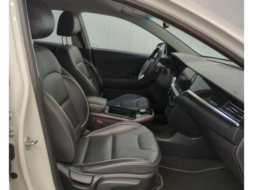 Kia e-Niro ExecutiveLine 64 kWh / Trekhaak / Leder / Xenon / Navigatie / Pdc+Camera / Apk 11-2026 ActivLease financial lease