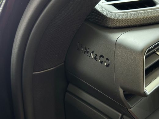 Lynk & Co 01 MORE 276PK 4 CYL NW MODEL FULL BLACK HARMAN KARDON LEDER PANO. 15'4 INCH NAVI 360.CAM 20''LMV ELE... ActivLease financial lease