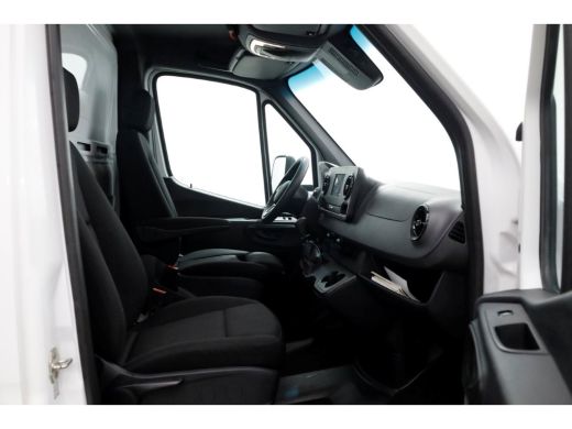 Mercedes-Benz Sprinter 314 CDI 143pk Bakwagen met laadklep en zijdeur L440 1026kg laadverm. 05-2022 ActivLease financial lease