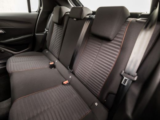 Peugeot 208 1.2 PureTech Sport Automaat (APPLE CARPLAY, GROOT NAVI, PARKEERSENSOREN, SPORTSTOELEN, LED KOPLAM... ActivLease financial lease