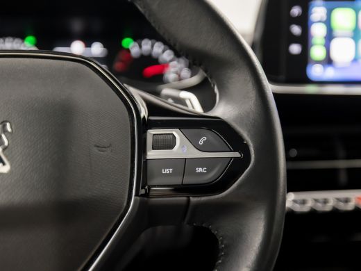 Peugeot 208 1.2 PureTech Sport Automaat (APPLE CARPLAY, GROOT NAVI, PARKEERSENSOREN, SPORTSTOELEN, LED KOPLAM... ActivLease financial lease
