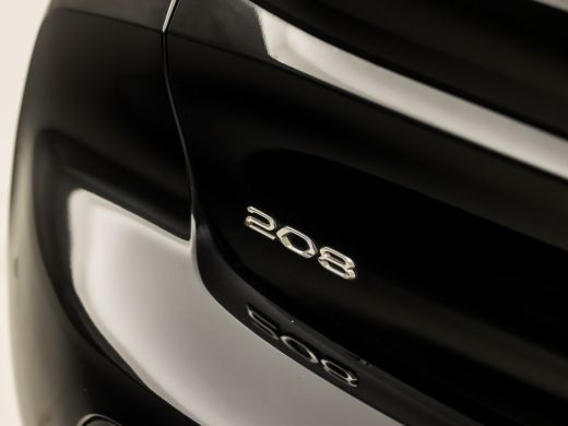 Peugeot 208 1.2 PureTech Sport Automaat (APPLE CARPLAY, GROOT NAVI, PARKEERSENSOREN, SPORTSTOELEN, LED KOPLAM... ActivLease financial lease