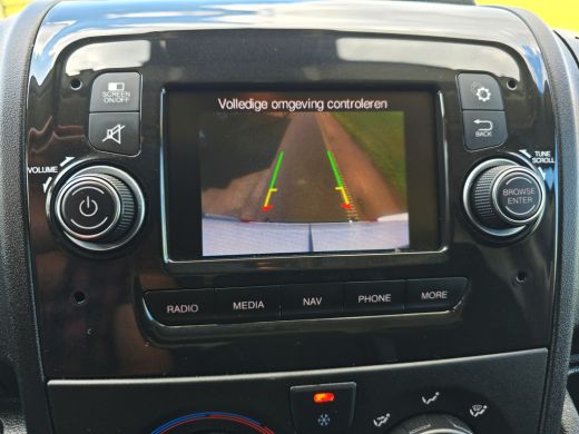 Peugeot Boxer 330 2.2 BlueHDi L2 H2 - 120 Pk - Euro 6 - Navi - ParkeerCamera - Airco - Cruise Control ActivLease financial lease