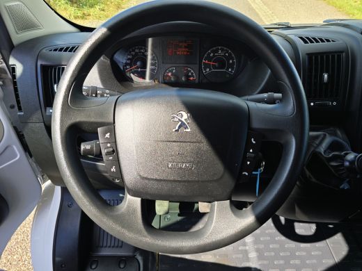 Peugeot Boxer 330 2.2 BlueHDi L2 H2 - 120 Pk - Euro 6 - Navi - ParkeerCamera - Airco - Cruise Control ActivLease financial lease
