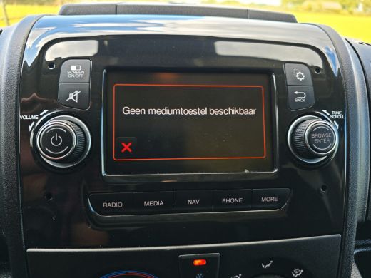 Peugeot Boxer 330 2.2 BlueHDi L2 H2 - 120 Pk - Euro 6 - Navi - ParkeerCamera - Airco - Cruise Control ActivLease financial lease