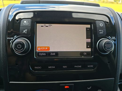 Peugeot Boxer 330 2.2 BlueHDi L2 H2 - 120 Pk - Euro 6 - Navi - ParkeerCamera - Airco - Cruise Control ActivLease financial lease