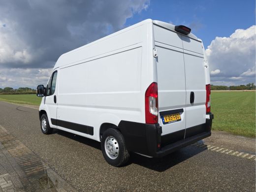 Peugeot Boxer 330 2.2 BlueHDi L2 H2 - 120 Pk - Euro 6 - Navi - ParkeerCamera - Airco - Cruise Control ActivLease financial lease