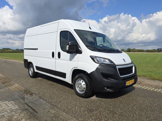 Peugeot Boxer 330 2.2 BlueHDi L2 H2 - 120 Pk - Euro 6 - Navi - ParkeerCamera - Airco - Cruise Control ActivLease financial lease