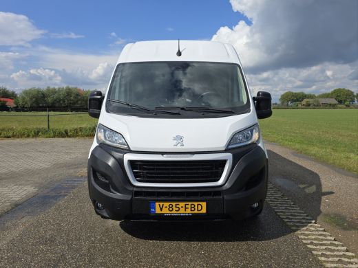 Peugeot Boxer 330 2.2 BlueHDi L2 H2 - 120 Pk - Euro 6 - Navi - ParkeerCamera - Airco - Cruise Control ActivLease financial lease