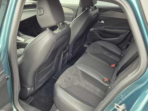Peugeot e-308 e-308 54kWh | GT | Alcantara bekleding | Verwarmbare voorstelen met massage functie | Camera V + ... ActivLease financial lease