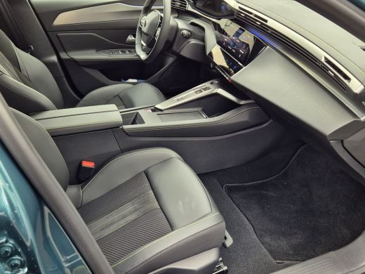 Peugeot e-308 e-308 54kWh | GT | Alcantara bekleding | Verwarmbare voorstelen met massage functie | Camera V + ... ActivLease financial lease
