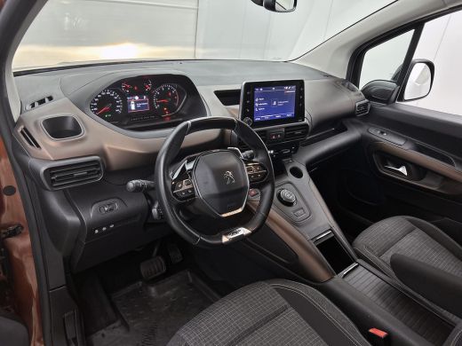 Peugeot Rifter 1.2 131PK Automaat GT 7pers. * Distributie vv.bij 95Dkm * / Trekhaak / Airco-ecc. / Pdc+Camera / ... ActivLease financial lease