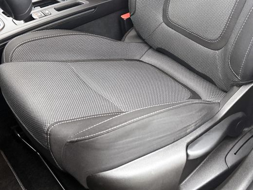 Renault M&eacute;gane Estate Estate 1.3 TCe 140PK Equilibre / Navigatie / Pdc.V+A / Airco-ecc./ Xenon / Radio multimedia / Apk... ActivLease financial lease