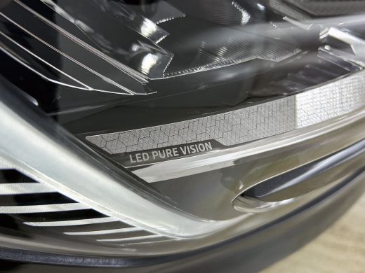 Renault M&eacute;gane Estate Estate 1.3 TCe 140PK Equilibre / Navigatie / Pdc.V+A / Airco-ecc./ Xenon / Radio multimedia / Apk... ActivLease financial lease