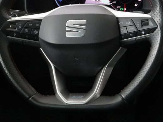 Seat Leon 1.4 e-Hybrid FR | Trekhaak | Stoelverwarming | Camera | Adaptive cruise | Carplay | Navigatie | F... ActivLease financial lease