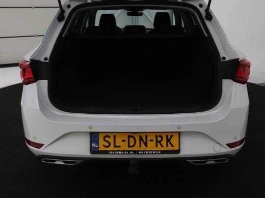Seat Leon 1.4 e-Hybrid FR | Trekhaak | Stoelverwarming | Camera | Adaptive cruise | Carplay | Navigatie | F... ActivLease financial lease