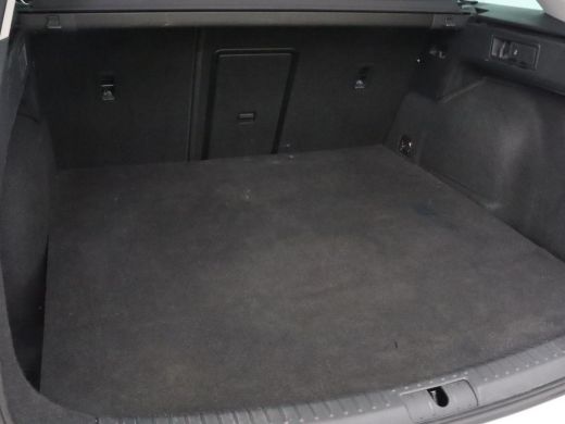 Seat Leon 1.4 e-Hybrid FR | Trekhaak | Stoelverwarming | Camera | Adaptive cruise | Carplay | Navigatie | F... ActivLease financial lease