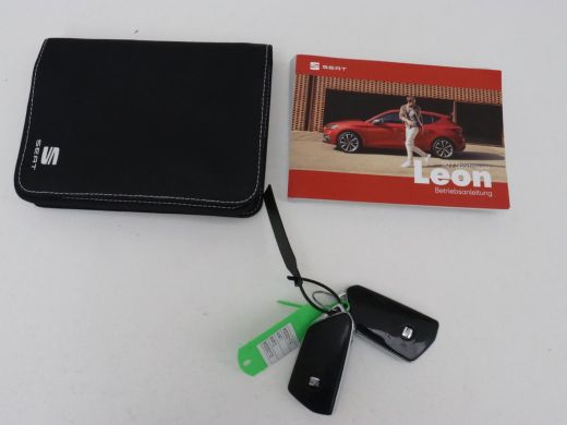 Seat Leon 1.4 e-Hybrid FR | Trekhaak | Stoelverwarming | Camera | Adaptive cruise | Carplay | Navigatie | F... ActivLease financial lease