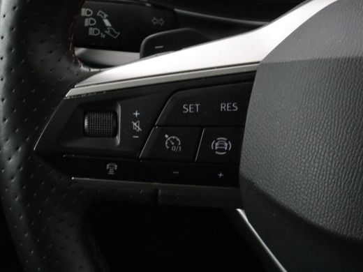 Seat Leon 1.4 e-Hybrid FR | Trekhaak | Stoelverwarming | Camera | Adaptive cruise | Carplay | Navigatie | F... ActivLease financial lease