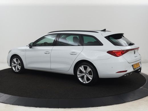 Seat Leon 1.4 e-Hybrid FR | Trekhaak | Stoelverwarming | Camera | Adaptive cruise | Carplay | Navigatie | F... ActivLease financial lease